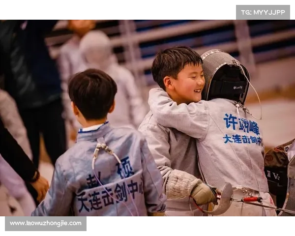 剑影菊香论英雄开封古都上演菊城杯击剑公开赛精彩落幕 剑影菊香论英雄开封古都上演菊城杯击剑公开赛精彩落幕